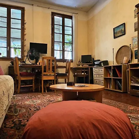 Grand T2 A Deux Pas De La Au Coeur Du Vieux-nice *