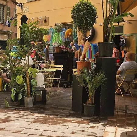 アパート Grand T2 A Deux Pas De La Au Coeur Du Vieux-nice